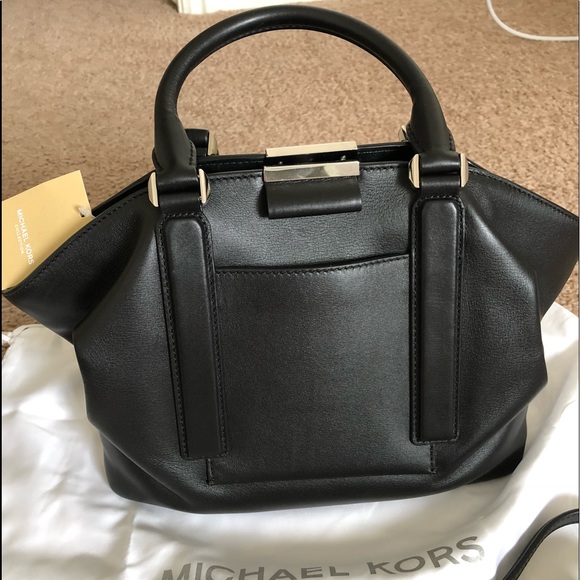 Micheal Kors! NWT! Black genuine leather tote! - Picture 6 of 8